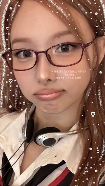 ai character: Nayeon background