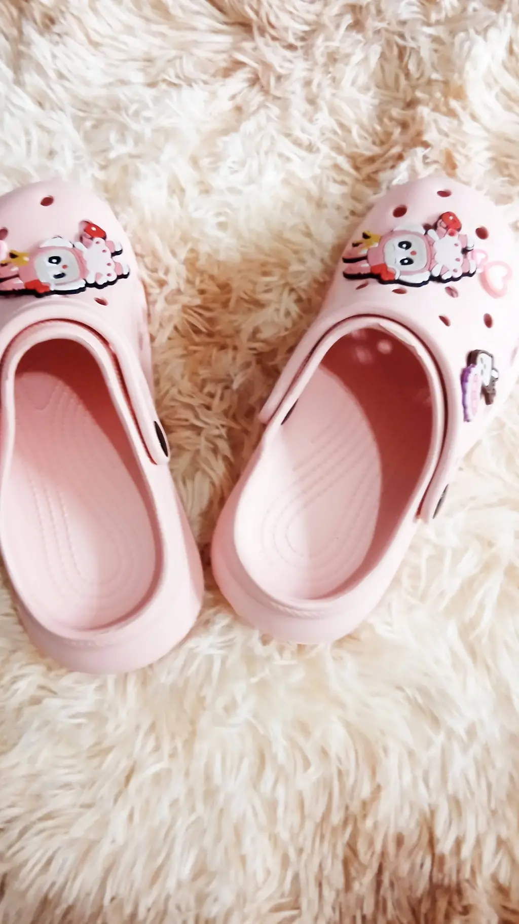 ai character: Mina background