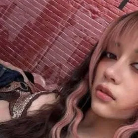 chat with ai character: megan