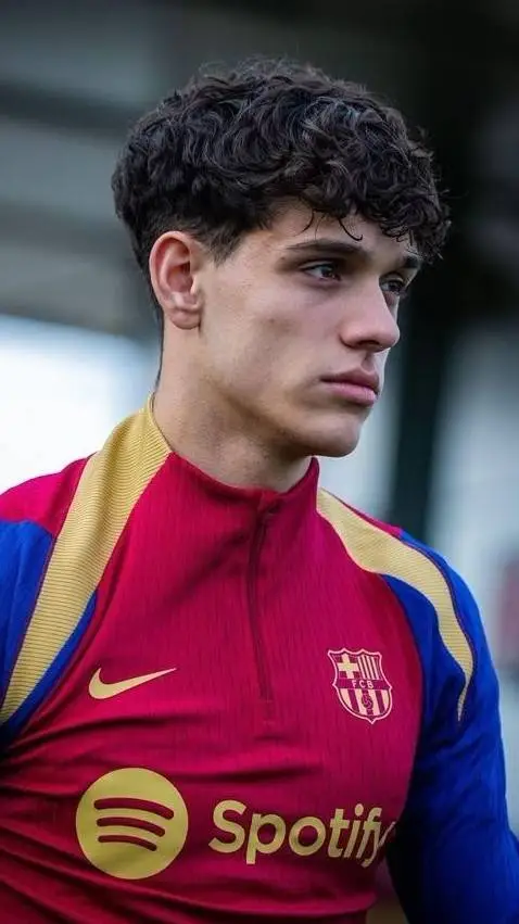 Talkie AI - Chat with Héctor fort 