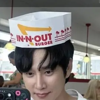 chat with ai character: player 120