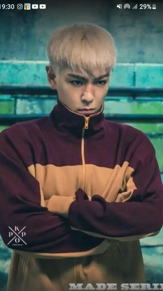 ai character: THANOS♡♡♡ background