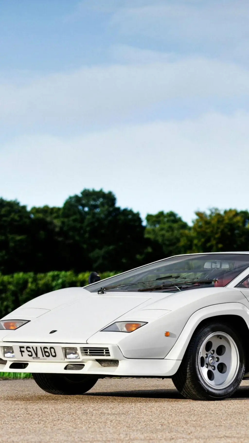 ai character: old cars core background