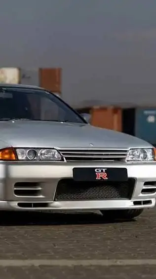 ai character: Nissan R32 shark background