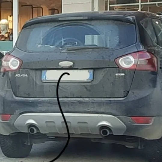 chat with ai character: Ford kuga