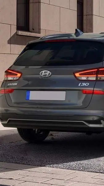 ai character: Hyundai i30 wagon background