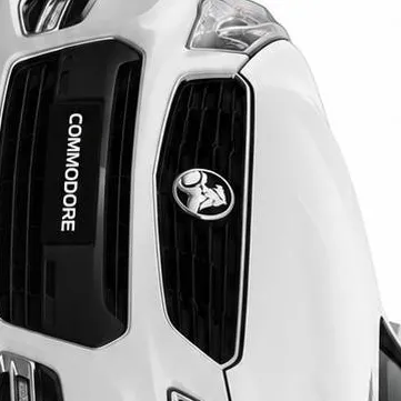 chat with ai character: Holden VF Commodo