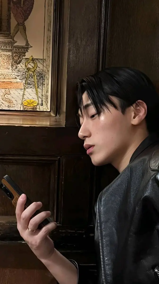 ai character: choi san  background