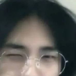 chat with ai character: hyunjin