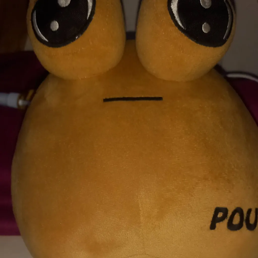 chat with ai character: pou/