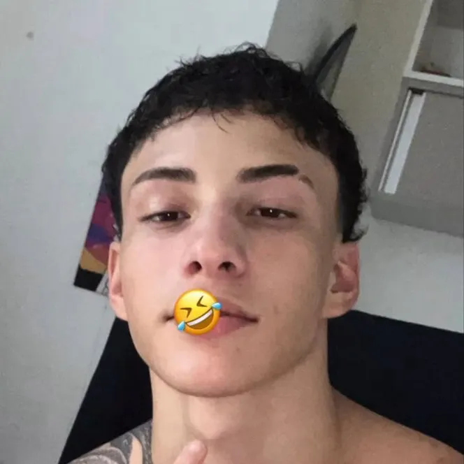 chat with ai character: Luke