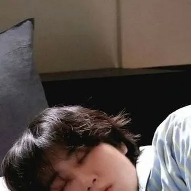 chat with ai character: una ardillita 🐿️