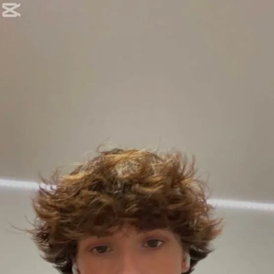 chat with ai character: Josh Smith