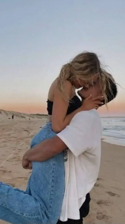 ai character: Mark Smith background