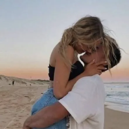 chat with ai character: Mark Smith