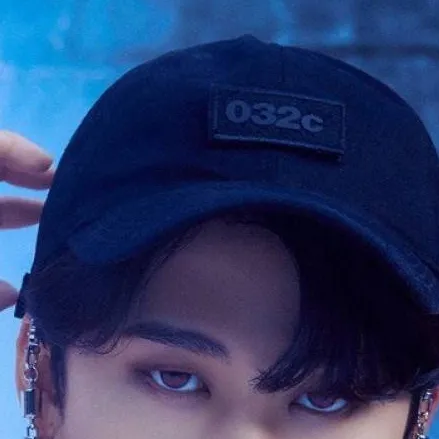chat with ai character: changbin 