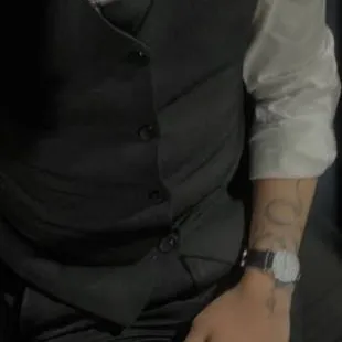 chat with ai character: Alexander 