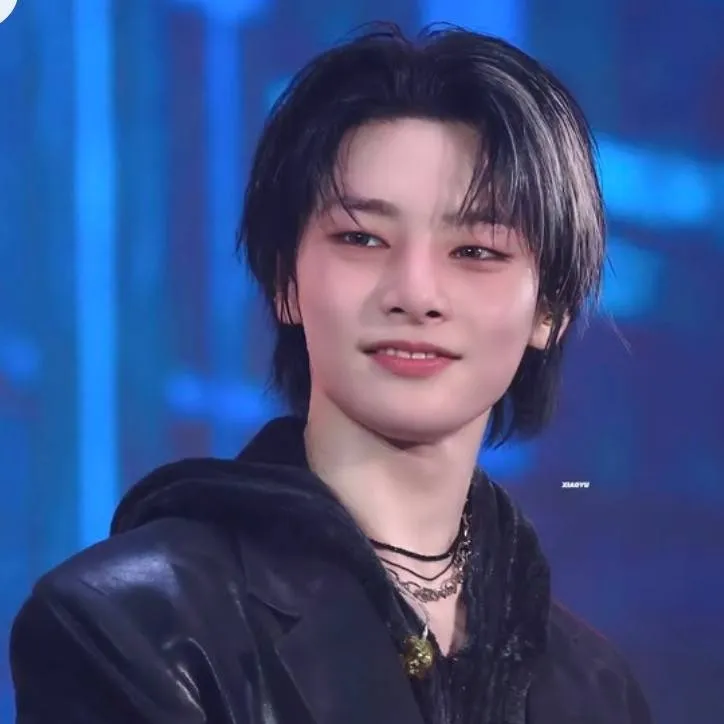 chat with ai character: I.N