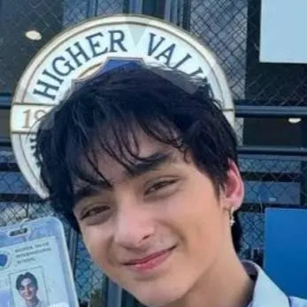 chat with ai character: Ci-n 