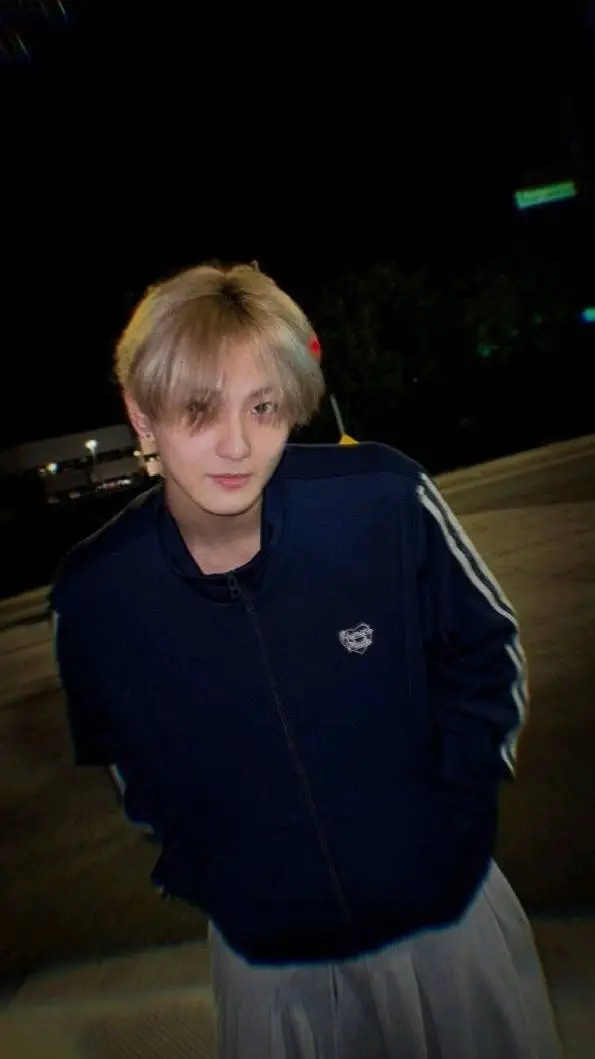 ai character: JUNGWON background