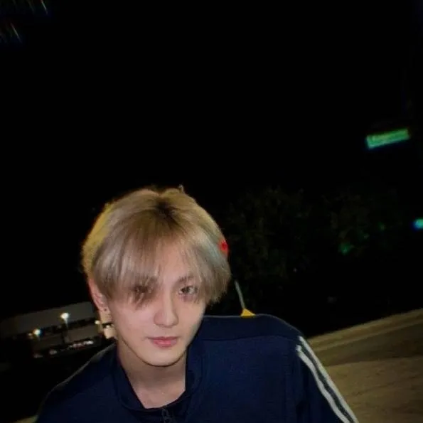 chat with ai character: JUNGWON