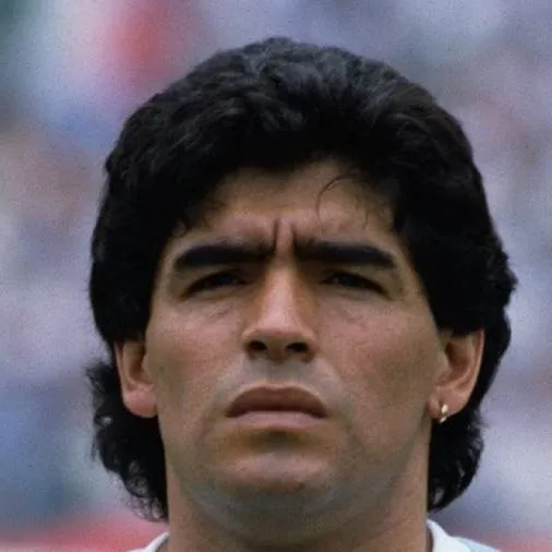 chat with ai character: Maradona
