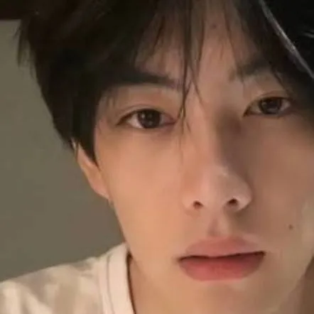 chat with ai character: My besties brother