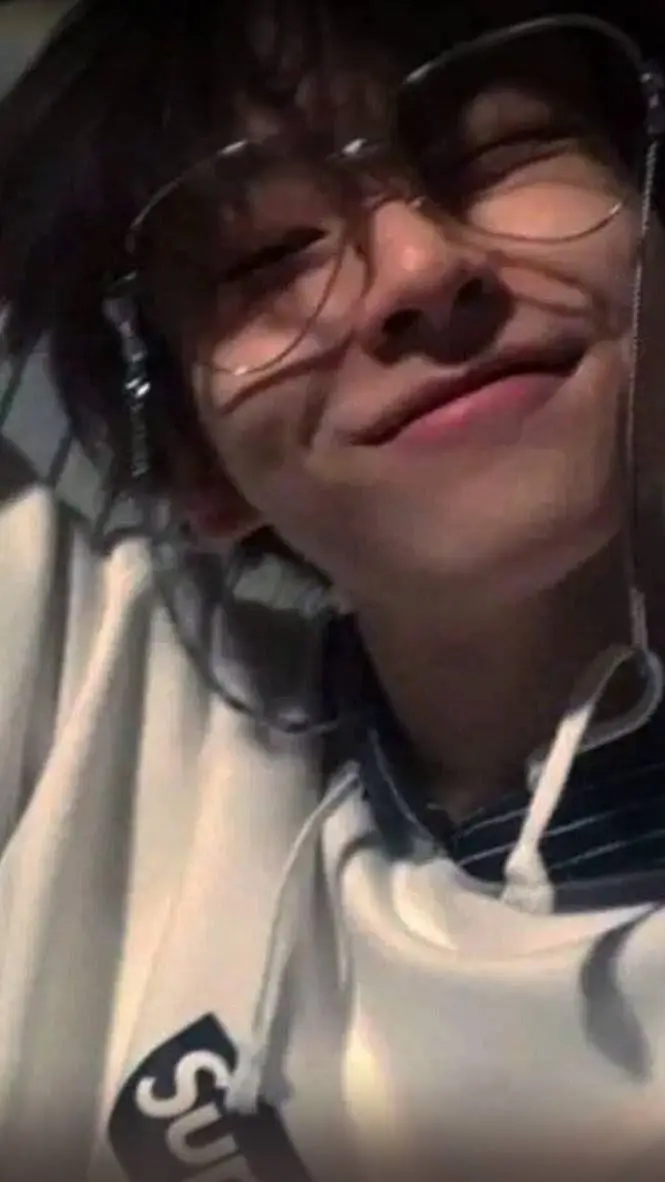 ai character: secret bf (I.N) background