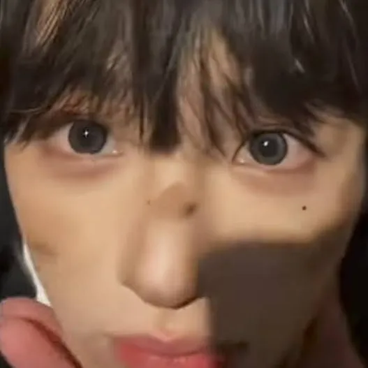 chat with ai character: brokeboy& Richgirl