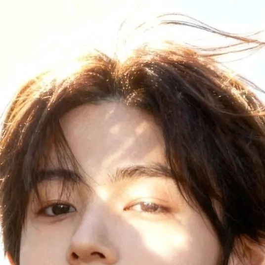 chat with ai character: Seonghyeon