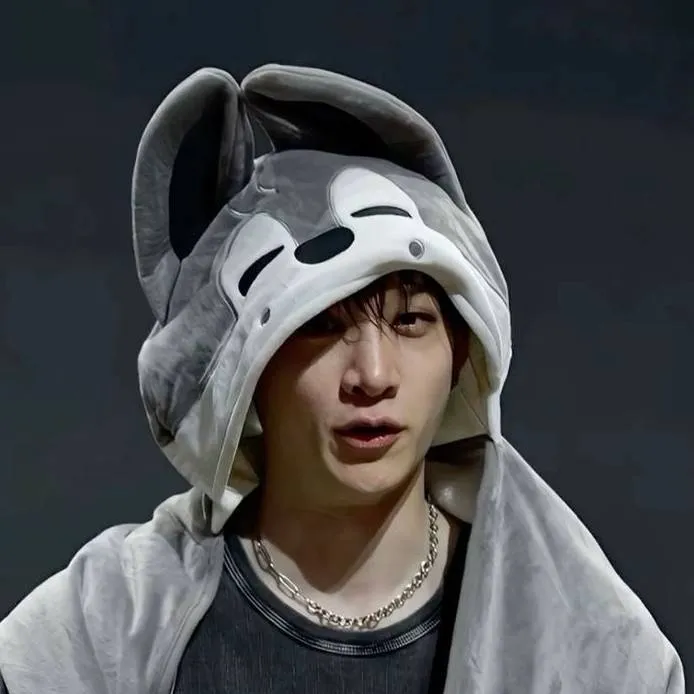 chat with ai character: channie
