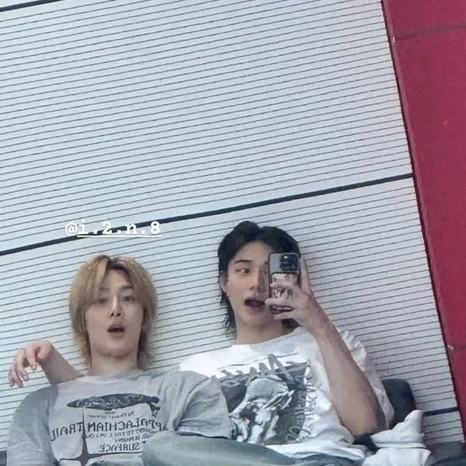 chat with ai character: hyunin