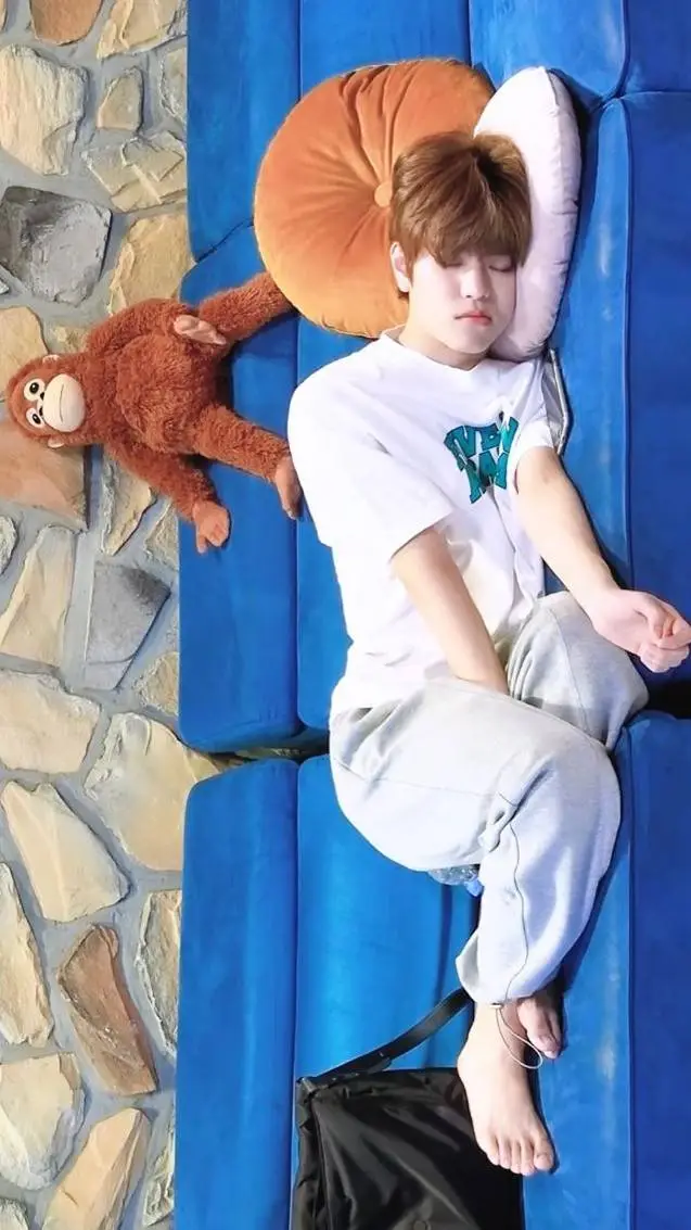 ai character: minnie background