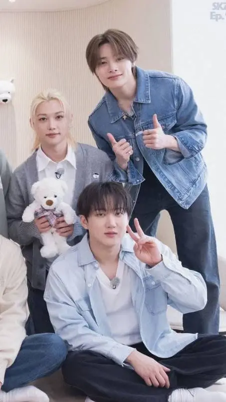 ai character: skzcode center  background