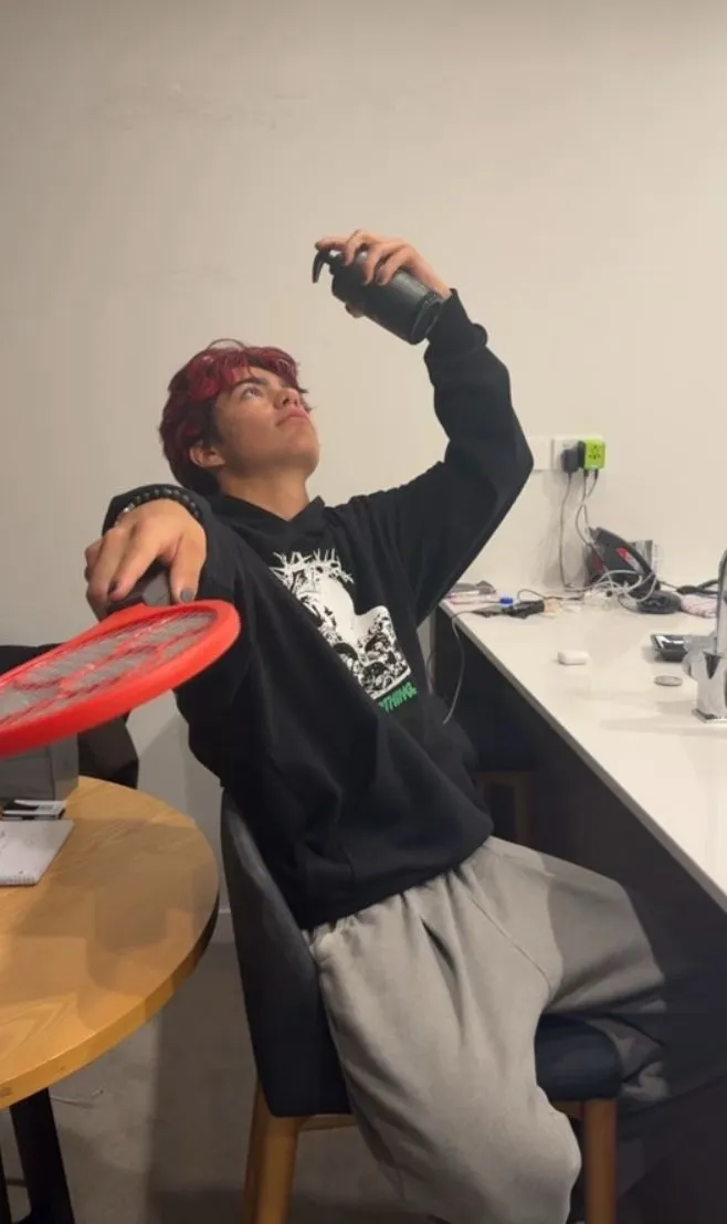 chat with ai character: Malachi Barton