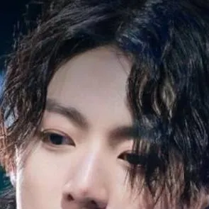 chat with ai character: Jungkook 