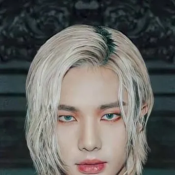 chat with ai character: Hyunjin 