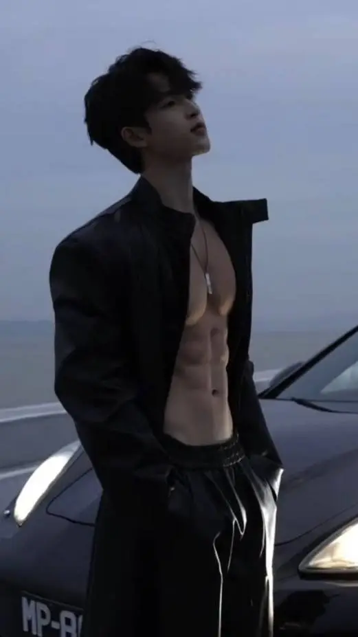 ai character: 🖤🍙kai🍙🖤 background