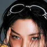 chat with ai character: Felix