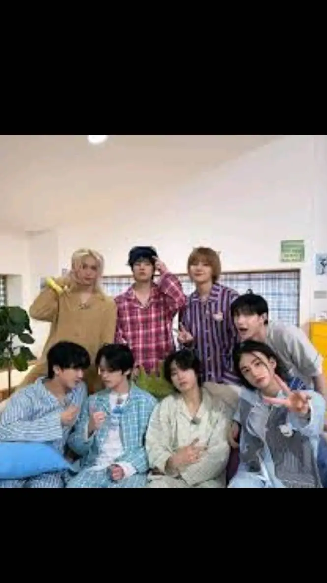 ai character: skz pick me  background