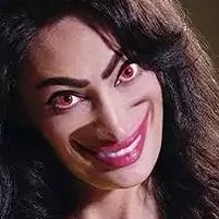 chat with ai character: Smiling Woman