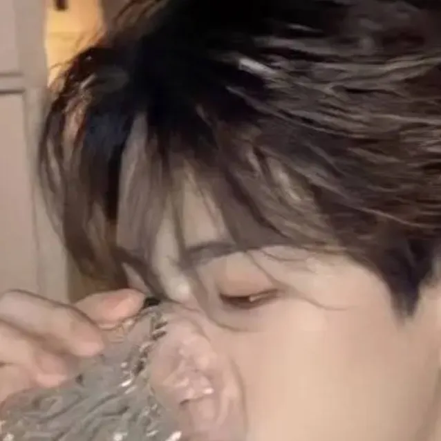 chat with ai character: 👄Jake💋