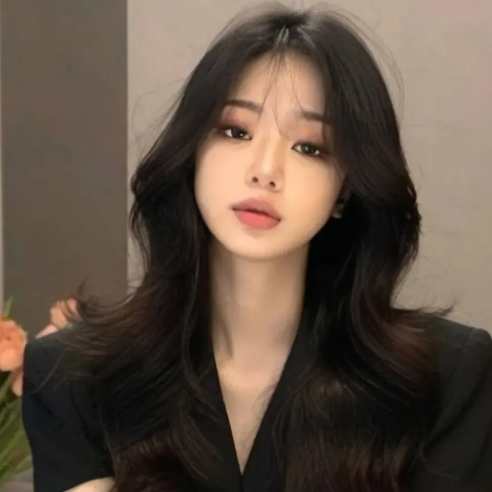 chat with ai character: Mina💞