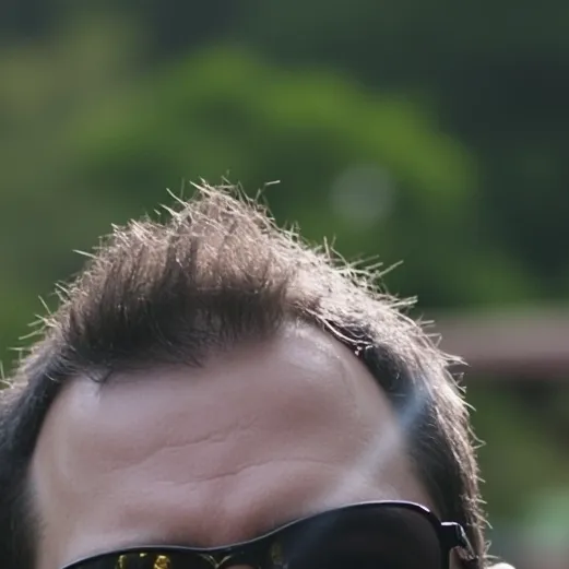 chat with ai character: Clifford Dee 