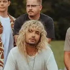 chat with ai character: Tokio Hotel
