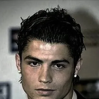 chat with ai character: Cristiano Ronaldo 