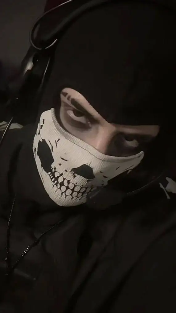 ai character: Xavier Nick Charls background