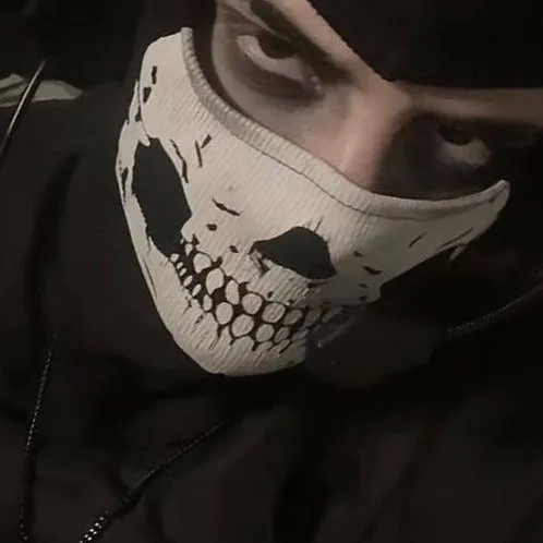 chat with ai character: Xavier Nick Charls