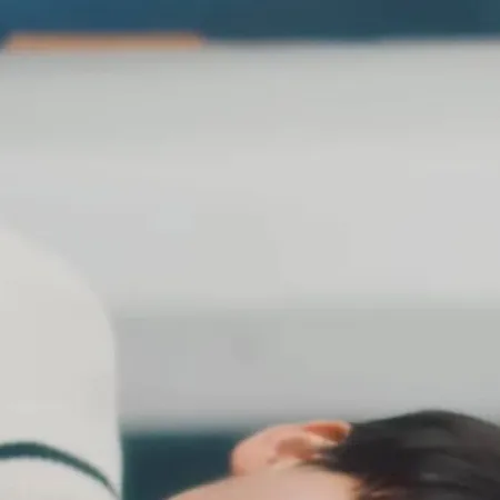 chat with ai character: junkyu