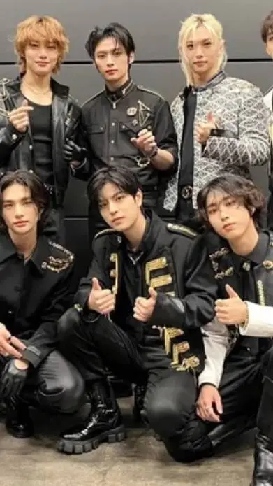 ai character: SKZ★ background